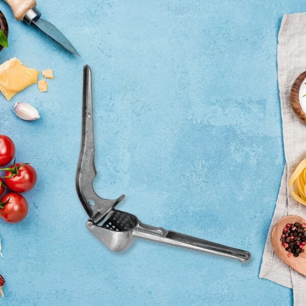 Garlic Press All Aluminum Easy to Use with Light Weight without Difficulty - Image 3