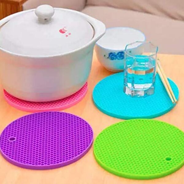 Silicon Hot Pot Mat Set - 4-Piece Heat-Resistant Trivets for Protecting Surfaces - Image 4