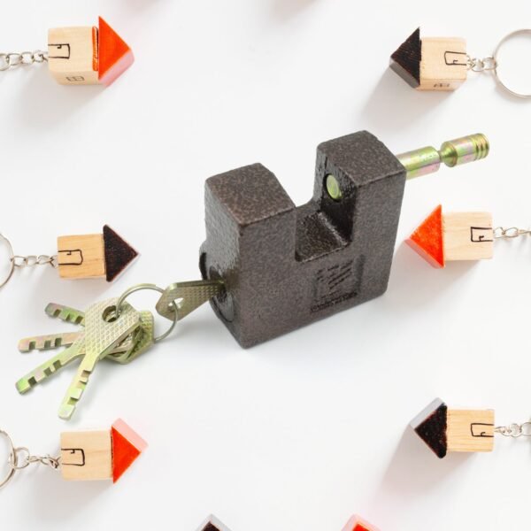 Iron lock, Brass Core and Thickened Spray Black Iron Door Lock With 5 pc Keys - Image 5