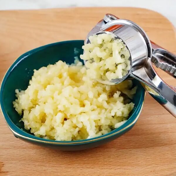 Crush Garlic with Ease: Lightweight Aluminum Garlic Press (1 Pc) - Image 5