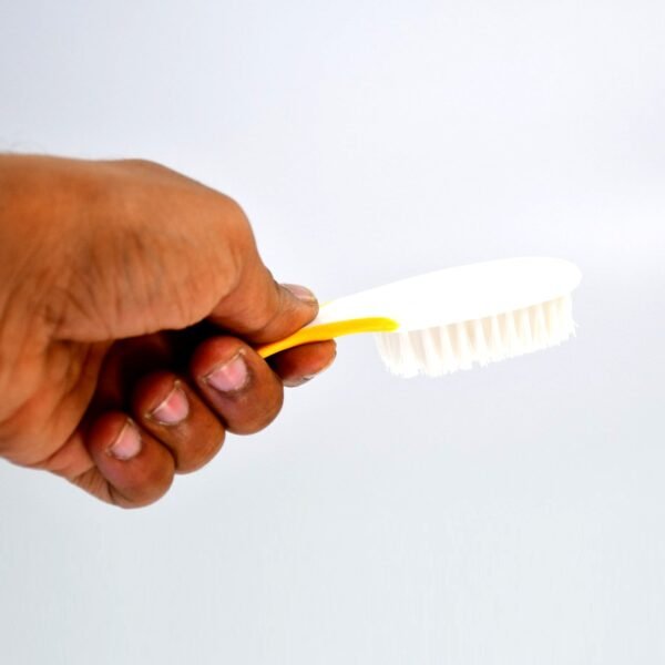 Handle Grip Nail Brush for Cleaning Toes & Nails (Scrub, Unisex) - Image 4