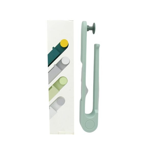Modern Wall Rack: Round Hook Towel Holder (Durable Plastic, 1 Pc) - Image 4