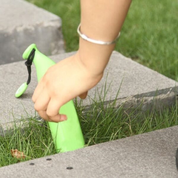 Stylish Banana Shaped Mini Foldable Umbrella - Image 3