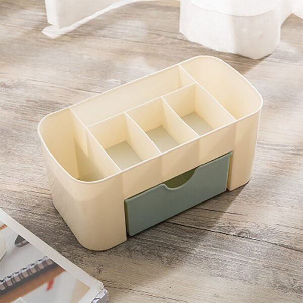 Makeup Cutlery Box Used for storing makeup equipments and kits used by womens