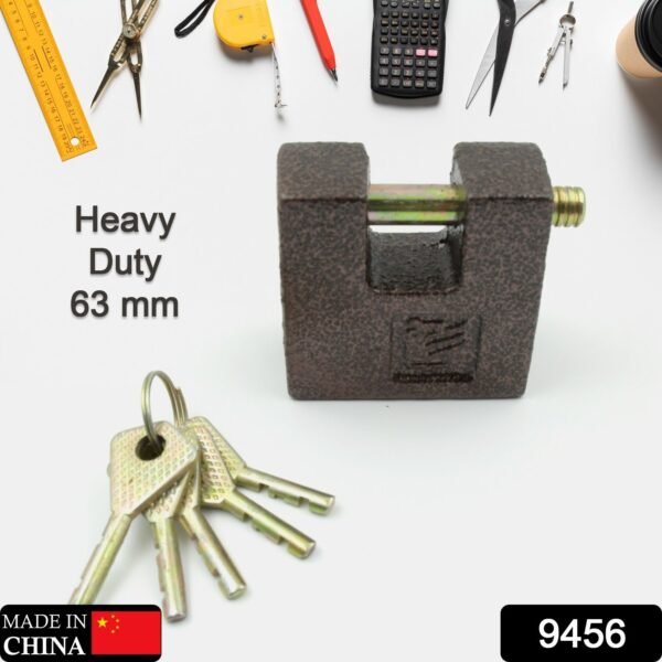 Iron lock, Brass Core and Thickened Spray Black Iron Door Lock With 5 pc Keys - Image 2